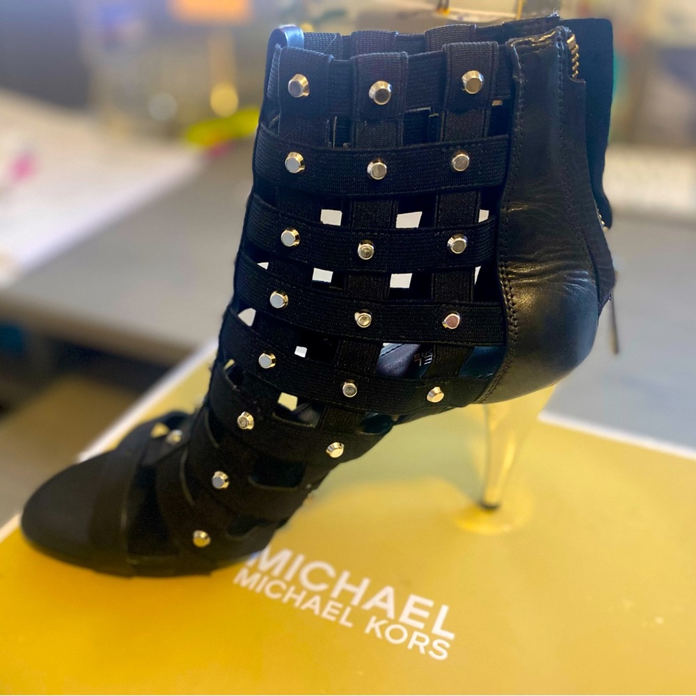 Michael Kors Sherry Caged Leather Silver Studded Heel. New! Size 8.